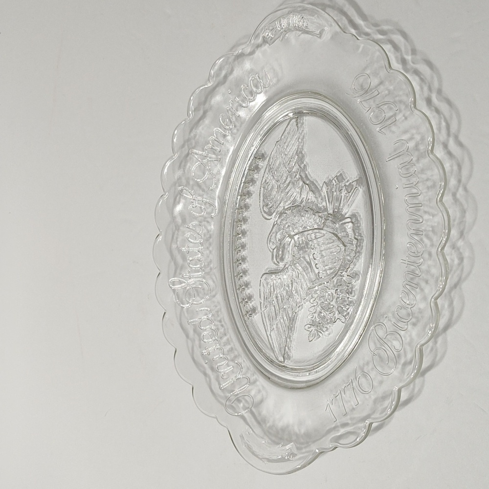 1976 Avon Bicentennial Oval Scalloped Edge Dish
